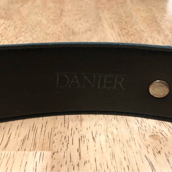 Vintage Leather Danier Reptile Grain Belt with gold-tone embellishment - Picture 4 of 10